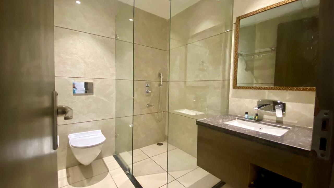 Luxe Resorts - Centrally Heated Air Conditioned Hotel In The Heart Of Kasauli Extérieur photo
